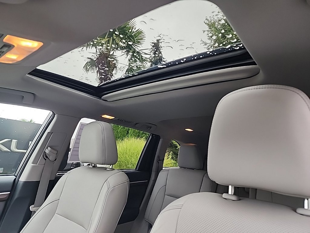 Used 2015 Toyota Highlander Limited AWD/4WD image 14