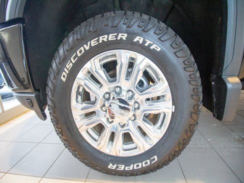 Used 2022 GMC Sierra 3500 Denali w/ Denali Ultimate Package image 25