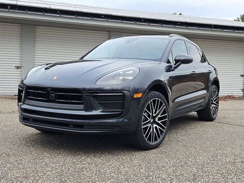 New 2026 Porsche Macan image 1