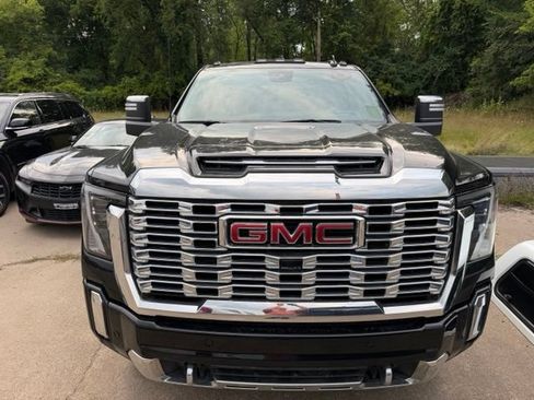 Used 2024 GMC Sierra 2500 Denali w/ Denali Reserve Package AWD/4WD image 2