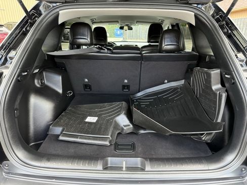 Used 2019 Jeep Cherokee Latitude Plus w/ Cold Weather Group image 14