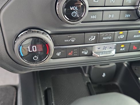 New 2025 Ford Bronco Badlands image 17