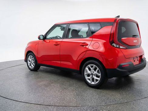 Used 2025 Kia Soul LX w/ LX Technology Package FWD image 6