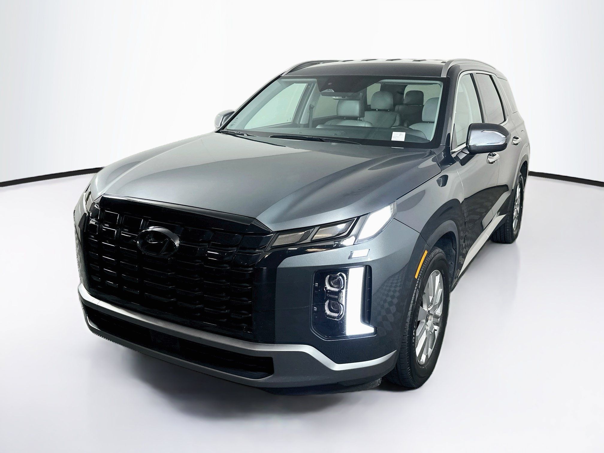 Used 2025 Hyundai Palisade SEL FWD image 3