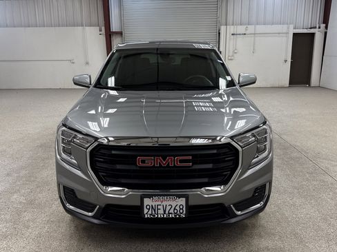 Used 2024 GMC Terrain SLE image 31