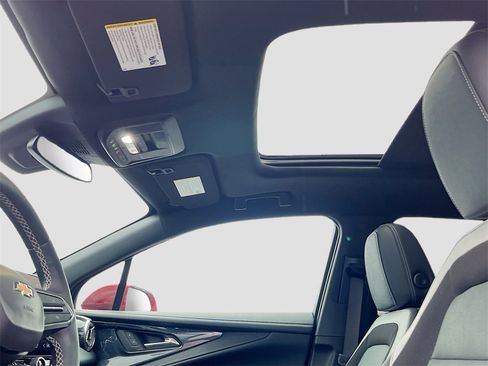 Used 2024 Chevrolet Blazer EV LT image 20