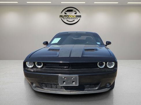 Used 2017 Dodge Challenger SXT w/ Blacktop Package image 3