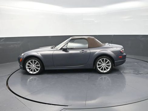 Used 2006 MAZDA MX-5 Miata Grand Touring w/ Premium Pkg RWD image 4