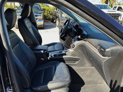 Used 2020 Ford Explorer XLT image 17