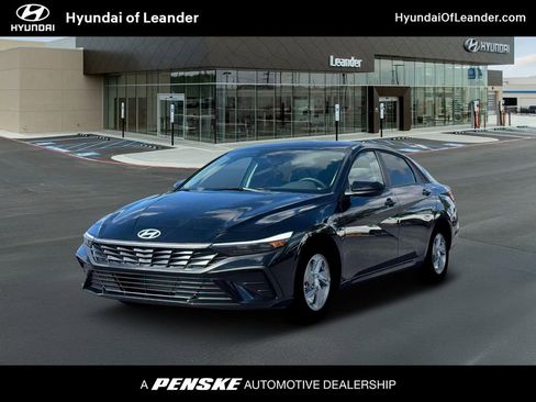 New 2026 Hyundai Elantra SE image 1