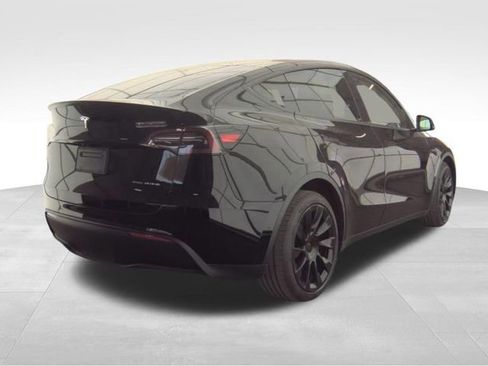 Used 2021 Tesla Model Y Long Range AWD/4WD image 6