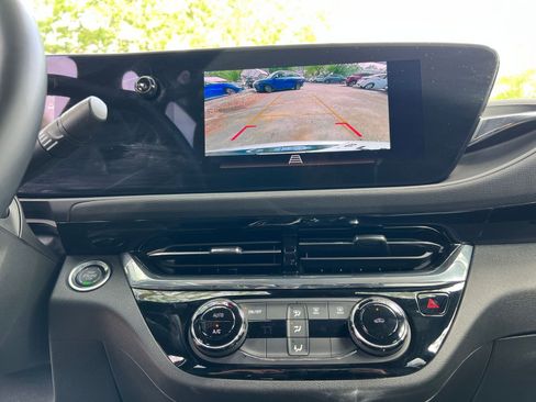 Used 2025 Buick Envista Sport Touring image 17