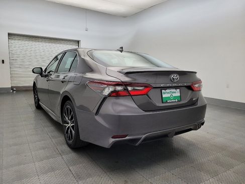 Used 2022 Toyota Camry SE image 5