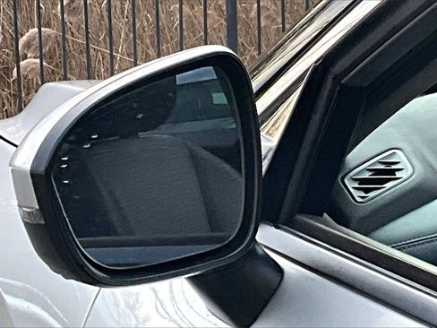 Used 2021 Nissan Rogue SV image 13