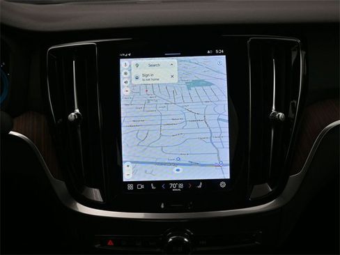 Used 2023 Volvo S60 B5 Plus image 14