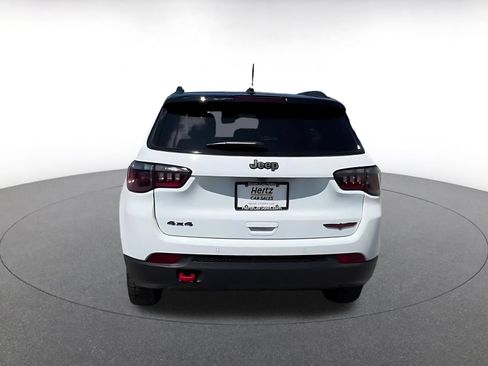 Used 2025 Jeep Compass Trailhawk AWD/4WD image 9