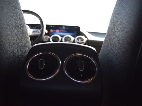 Used 2025 Mercedes-Benz GLA 250 image 30