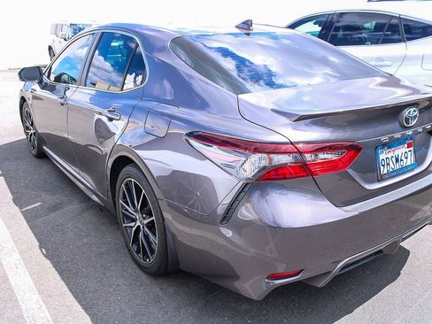 Used 2022 Toyota Camry SE w/ Convenience Package FWD image 13