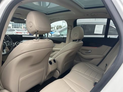 Used 2022 Mercedes-Benz GLC 300 image 6