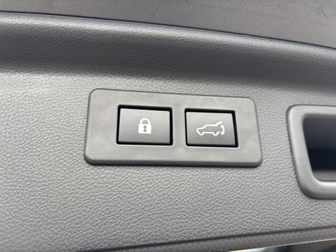 Used 2023 Subaru Forester Premium image 21