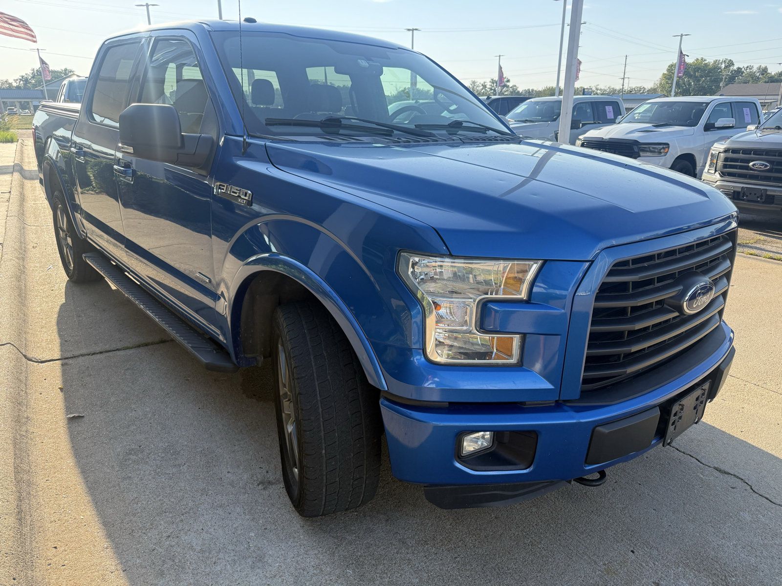 Used 2015 Ford F150 XLT w/ Equipment Group 302A Luxury AWD/4WD image 4