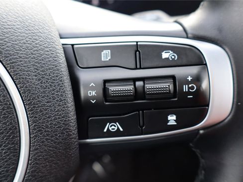 Certified 2023 Kia Sportage SX image 19