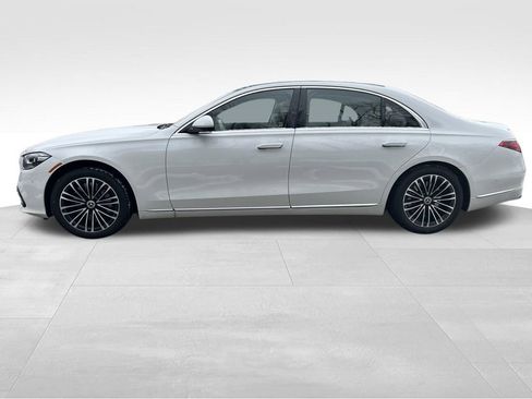 Used 2025 Mercedes-Benz S 500 4MATIC image 2