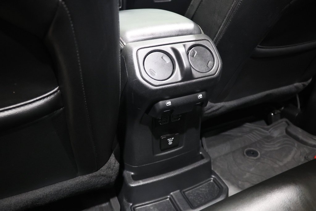 Used 2023 Jeep Wrangler Unlimited Sahara w/ Cold Weather Group AWD/4WD image 37