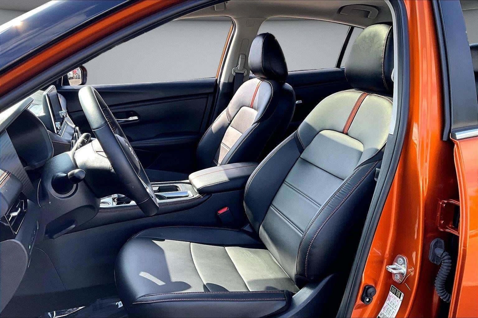 Used 2025 Nissan Sentra SR w/ SR Premium Package FWD image 20