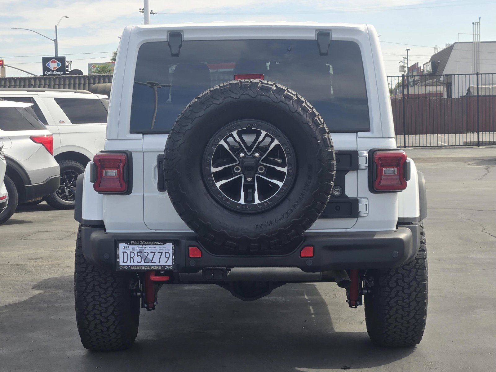 Used 2026 Jeep Wrangler Unlimited Rubicon AWD/4WD image 4