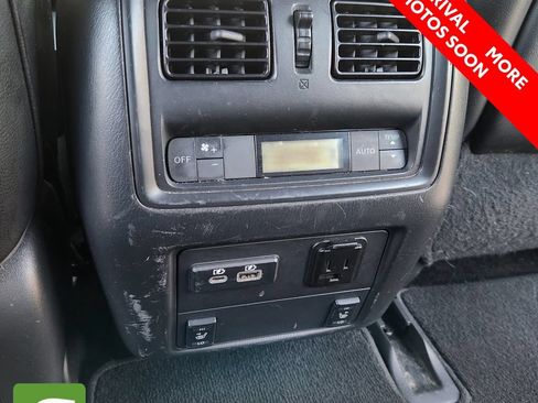 Used 2019 Nissan Pathfinder SL AWD/4WD image 4
