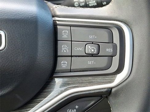 Used 2022 Jeep Wagoneer Series III w/ Premium Group I image 25