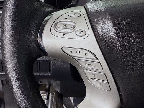 Used 2017 Nissan Murano S w/ Navigation Package image 14