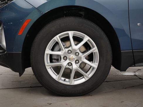 Used 2024 Chevrolet Equinox LT FWD image 30