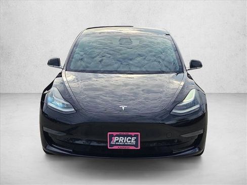 Used 2020 Tesla Model 3 Standard Range Plus image 2