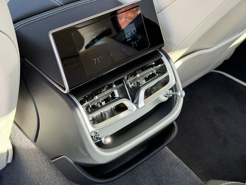 New 2026 Bentley Flying Spur Azure image 41