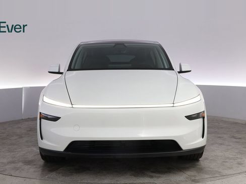Used 2026 Tesla Model Y Long Range RWD image 12