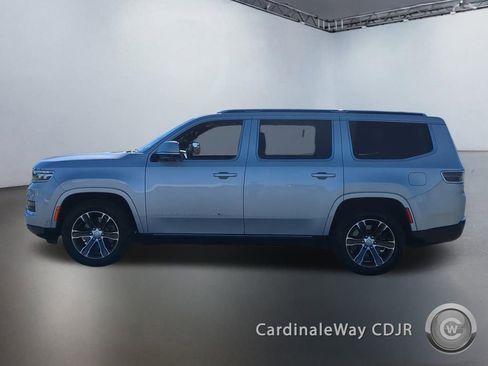 Used 2022 Jeep Grand Wagoneer Series I image 5