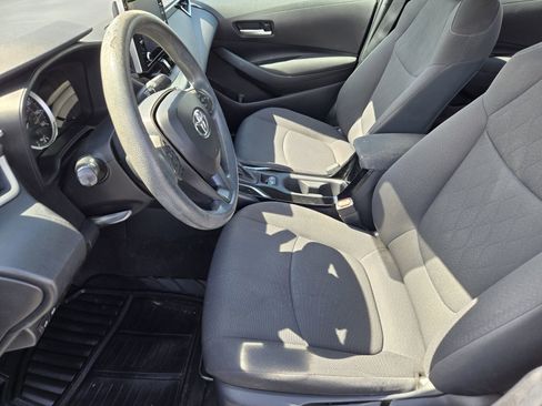 Used 2020 Toyota Corolla LE FWD image 12