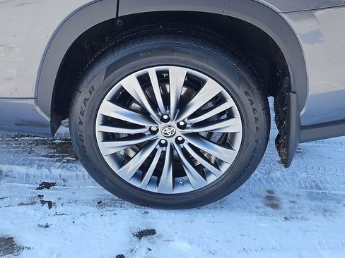 Used 2021 Toyota Highlander Platinum image 8
