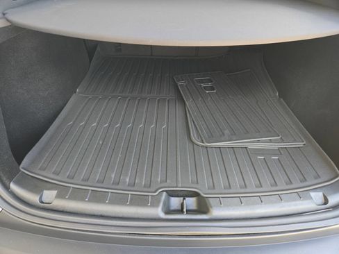 Used 2026 Tesla Model Y Long Range RWD image 26