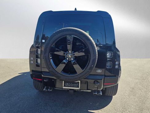 Used 2022 Land Rover Defender 110 V8 image 6