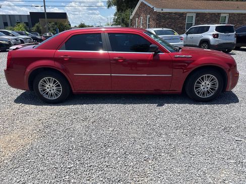 Used 2009 Chrysler 300 LX RWD image 2