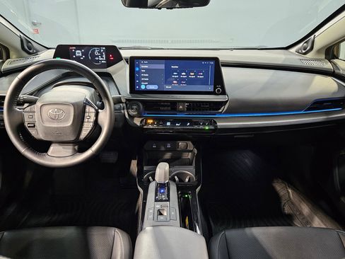 Used 2025 Toyota Prius Limited w/ Limited Premium Package image 10