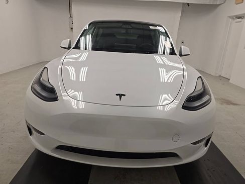 Used 2023 Tesla Model Y 2WD image 2