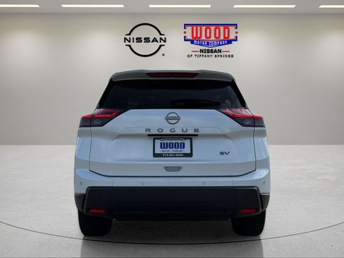 Certified 2024 Nissan Rogue SV FWD image 3