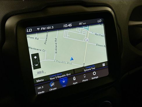 Used 2023 Jeep Renegade Altitude AWD/4WD image 18