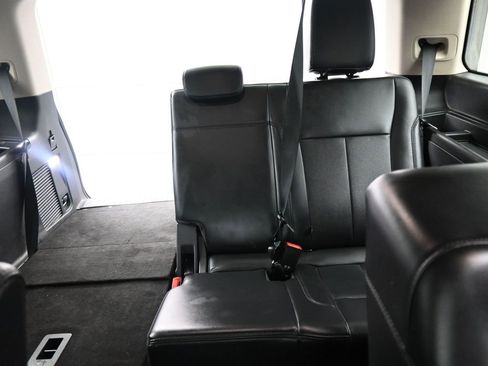 Used 2024 Ford Expedition XLT image 3