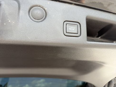 Used 2024 Chevrolet Equinox RS w/ RS Leather Package FWD image 33