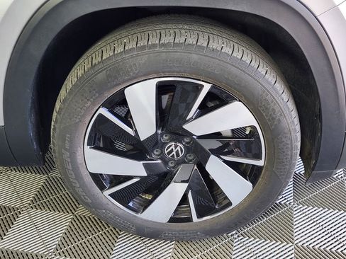 Used 2024 Volkswagen Atlas Cross Sport SE AWD/4WD image 9